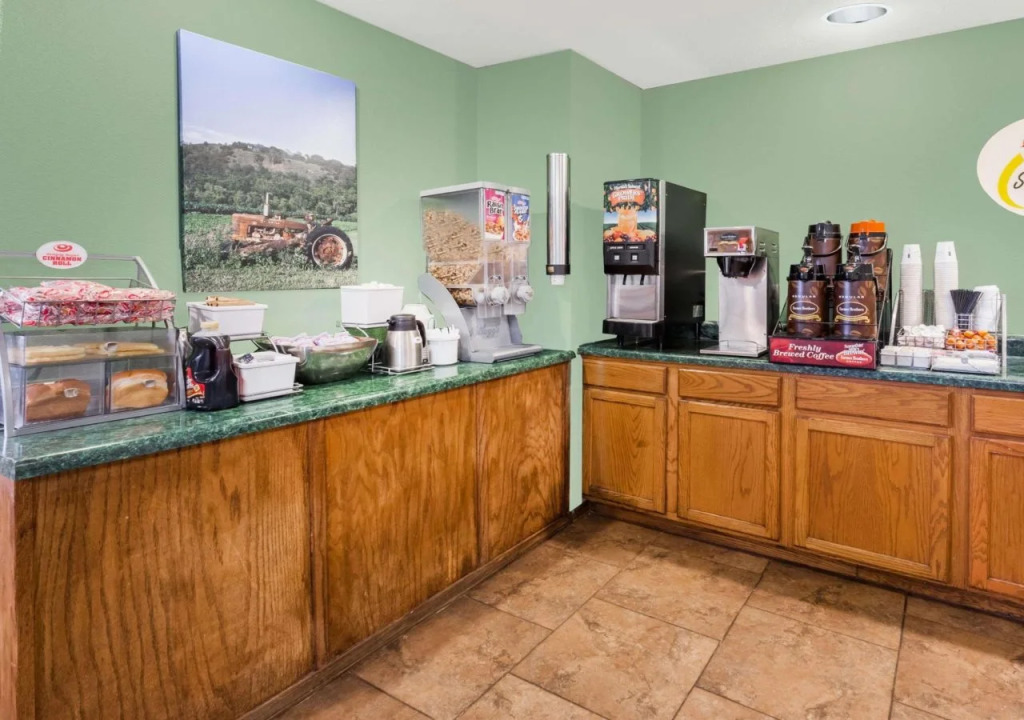 SureStay Plus Hotel by Best Western Bettendorf