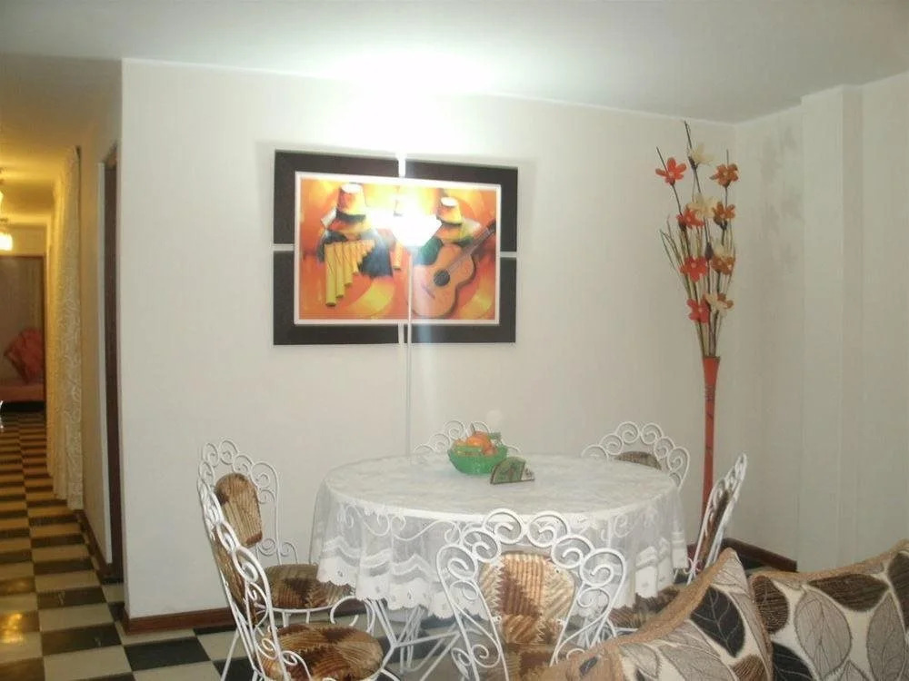 Angelicas House 2BR Near Airport Terrace WiFi