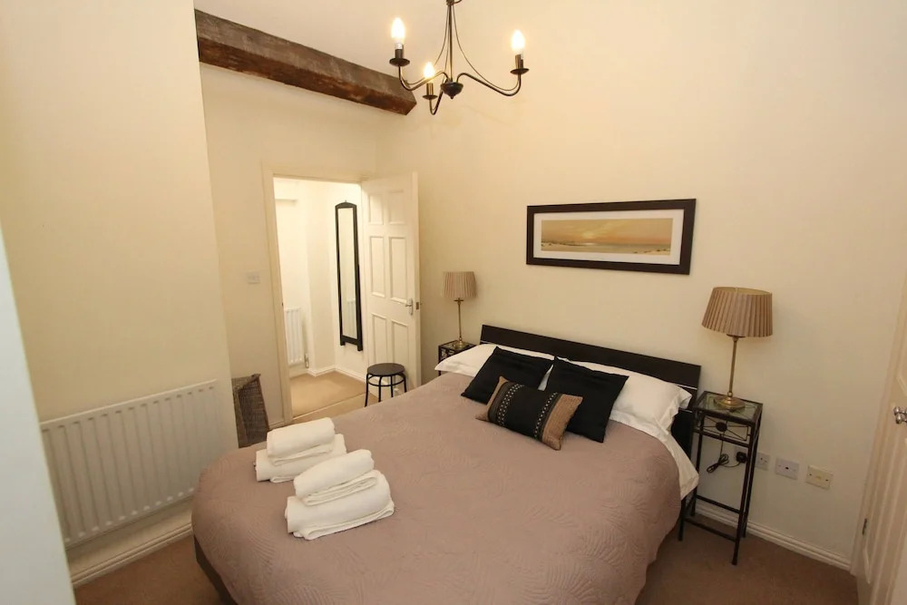 Commonhall Apartments - Character - City Centre - Three Storey