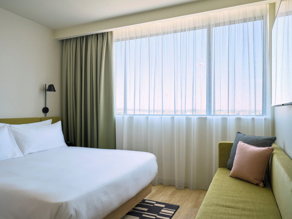 Hampton By Hilton Lyon Airport