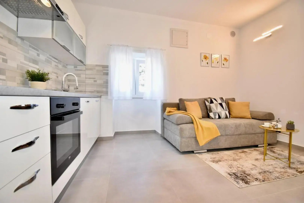 Apartment Erika - for 2 near the beach