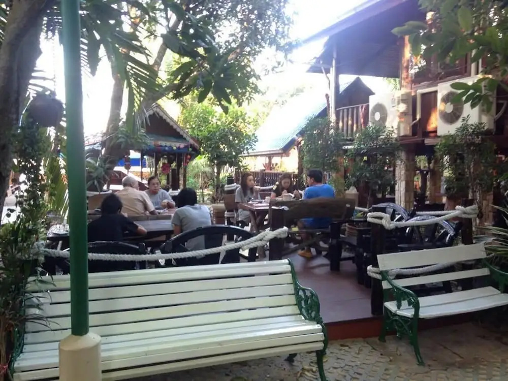 RuenNamyen Resort