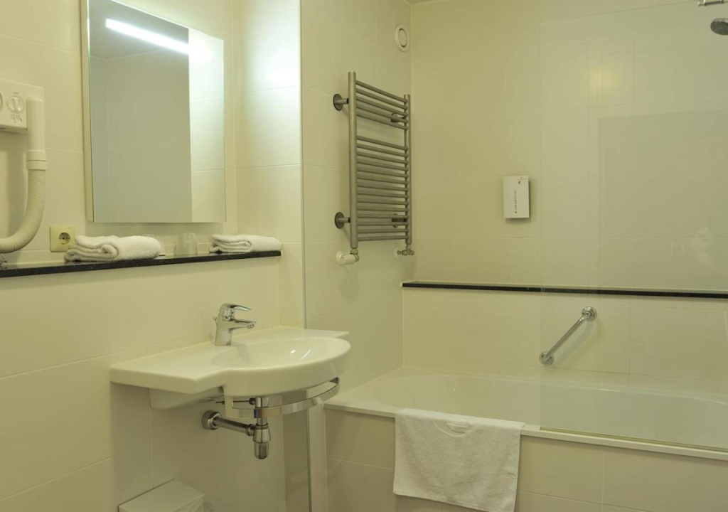 Отель Босшенхоофда Golden Tulip De Reiskoffer
