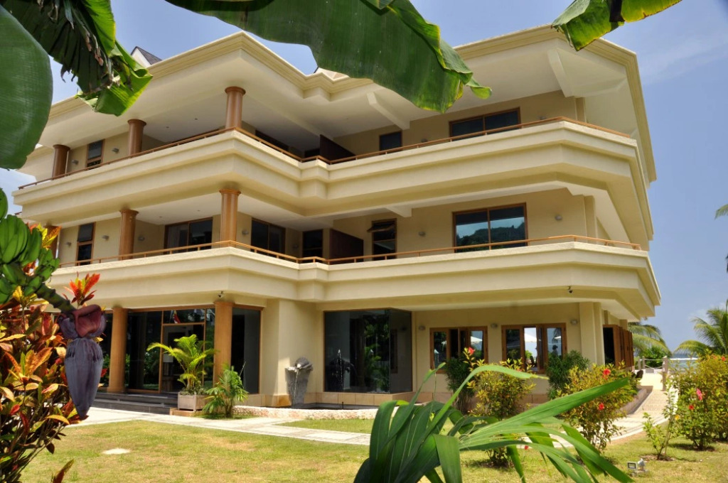 Crown Beach Hotel Seychelles