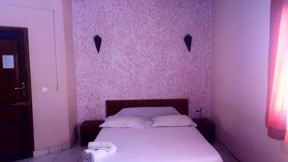 Central Hotel