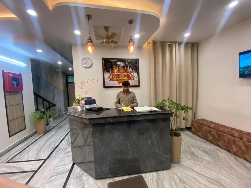 Oyo 35499 Hotel Green View