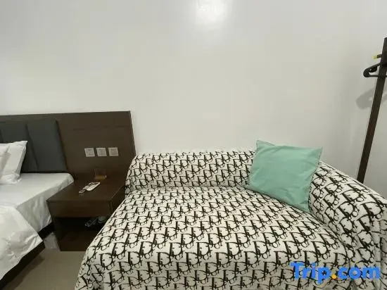 Shore - Spacious Room with Balcony 52D