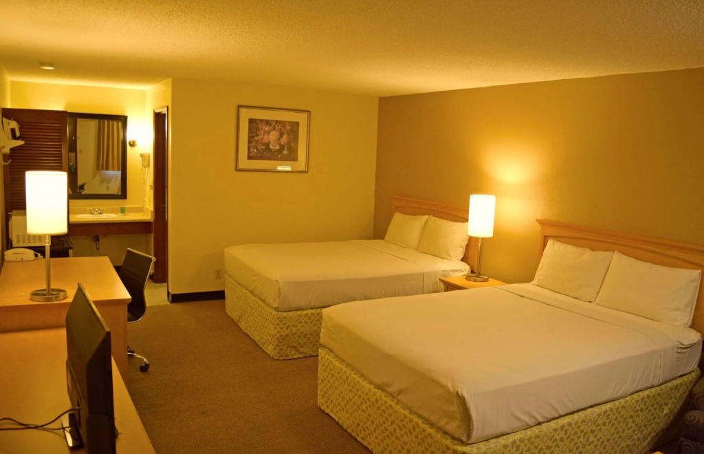 Olympic Inn & Suites