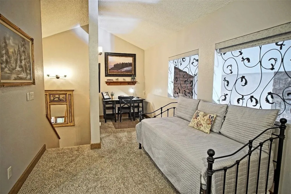 Burgess Creek Townhomes 206 3 Bedroom Condo