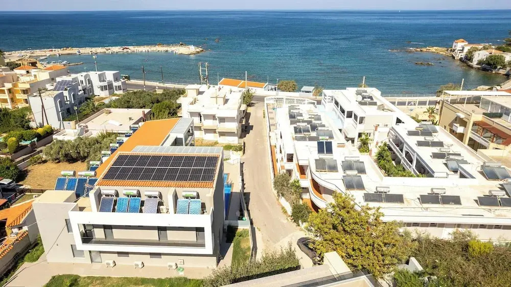 Seafront villas I "Free" Heated pools & 100m to Sea