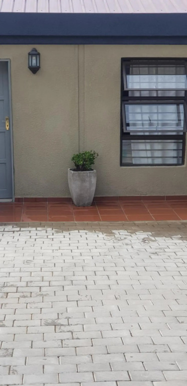 Salas Stay, Midrand
