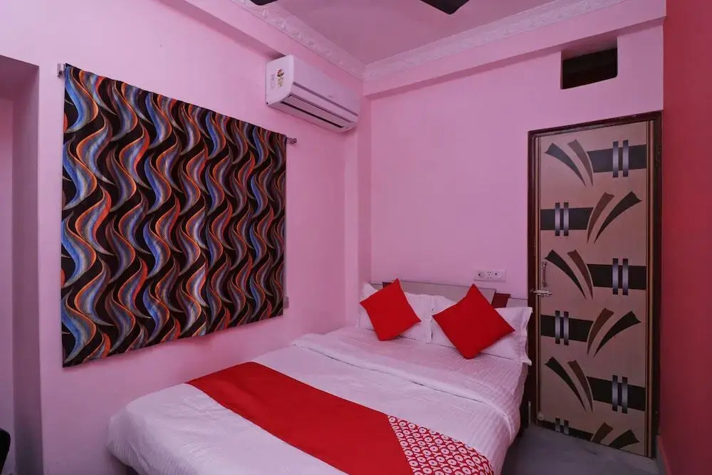 Karunamoyee Guest House By OYO Rooms