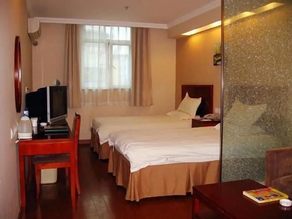 Green Tree Inn Zhenjiang Zhongyang Street RT-MART