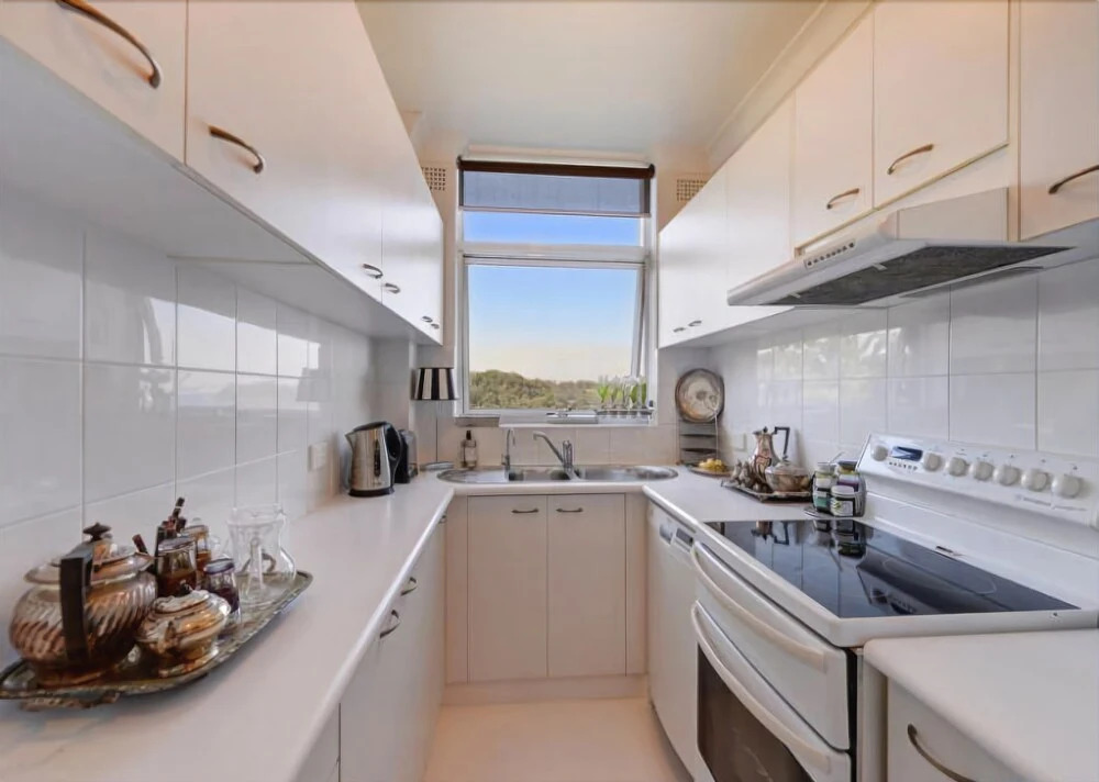 Elegant Waterfront Mosman Bay - RAG10
