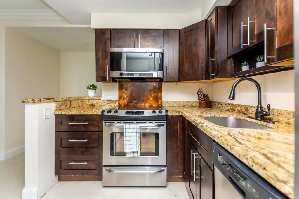 Ocean Beach Condo 3BR On the Sand 811