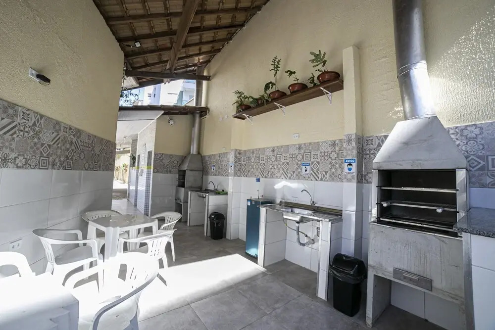 Apto 22E ar condicionado e ventilador, 2 quartos, churrasqueira, elevador e piscina