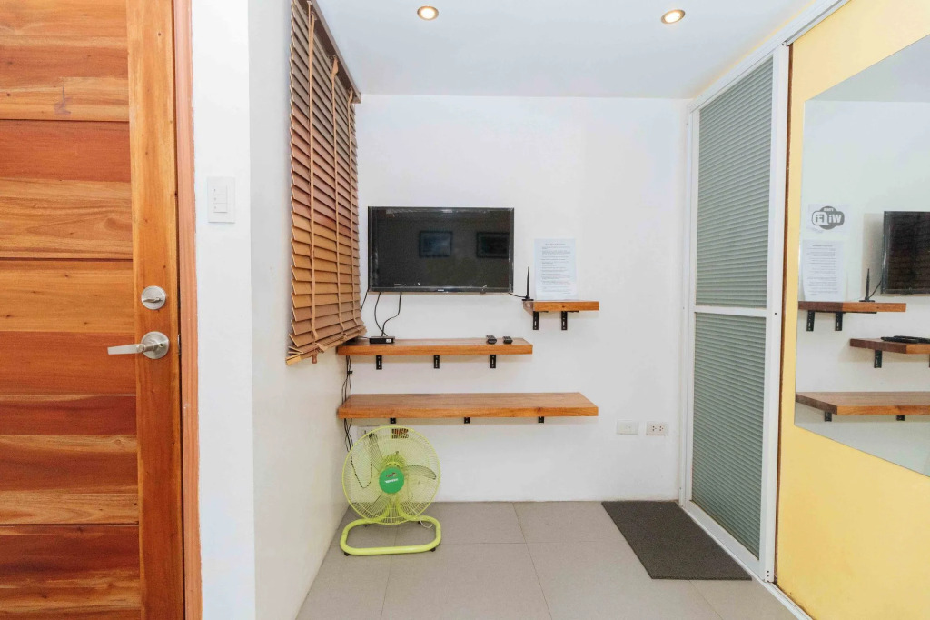 RedDoorz at DBuilders Rooms Ph1 Taguig