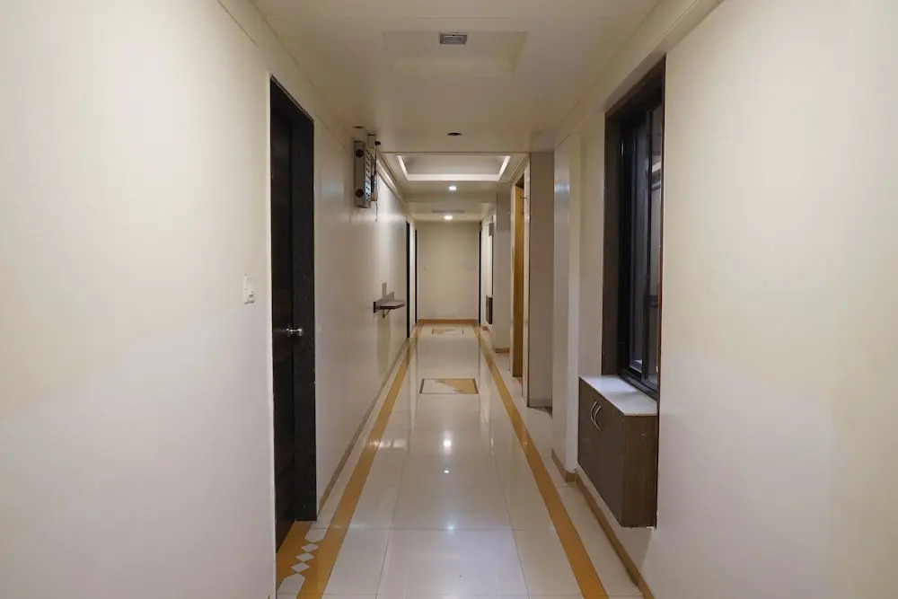 OYO 23430 Hotel Radiant