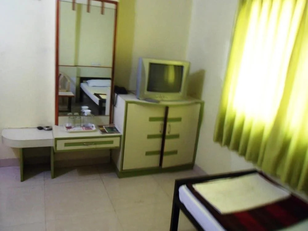 Hotel Monica Lodging And Bording