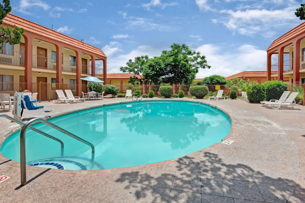 Super 8 by Wyndham El Paso Airport