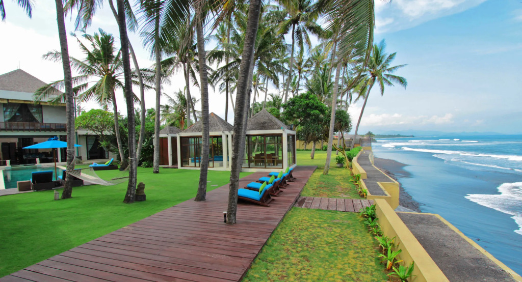Villa Samudra Luxury Beachfront