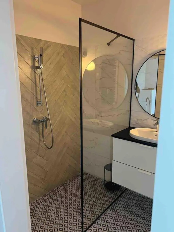 1-bed Top Floor Apartment in Warszawa