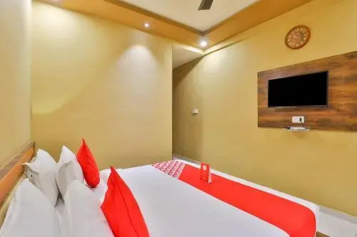 Somchandra Hotel By OYO Rooms
