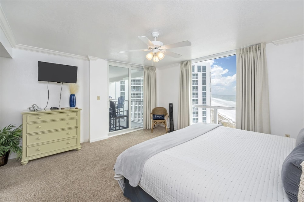 Shoreline Towers 2085 2 Bedroom Condo