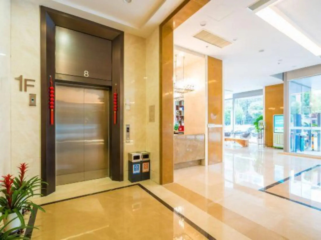 Hanya Kaiyuan Life Hotel (Ningbo East New City International Convention Center)