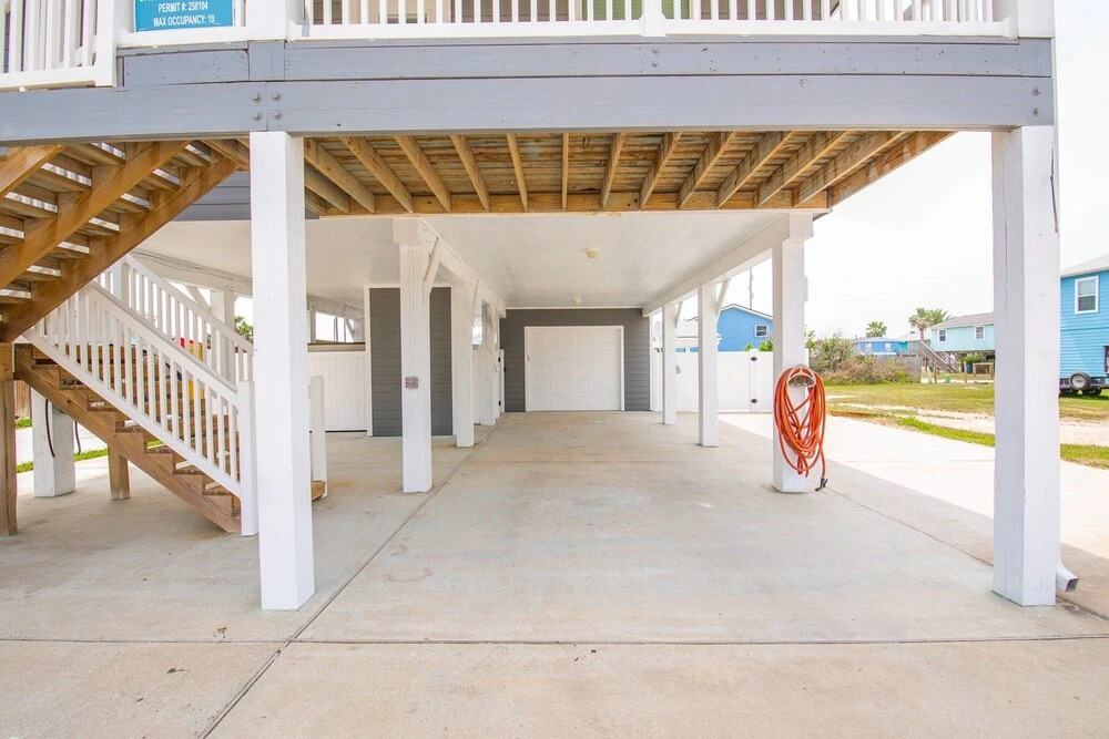Latitude Adjustment - Private Pool/elevator!