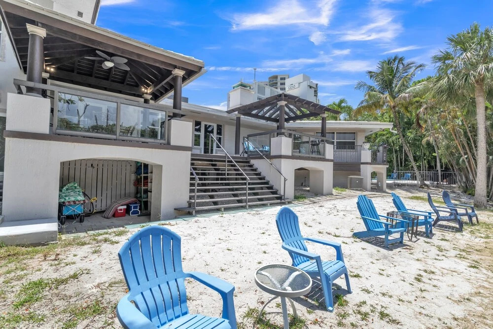 Luxurious Oasis In Fort Lauderdale's Heart 5 Bedroom Home by RedAwning