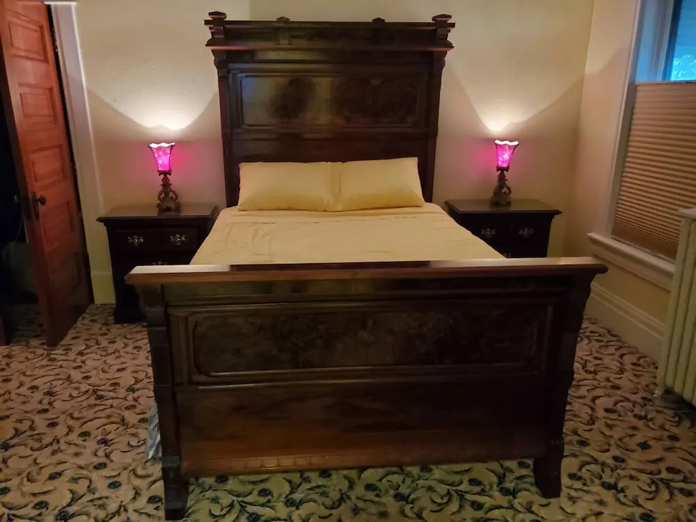The Weis Mansion Bed and Breakfast