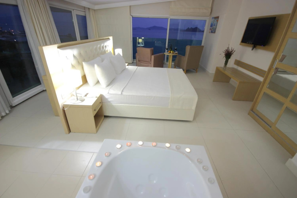 Dragut Point North Hotel
