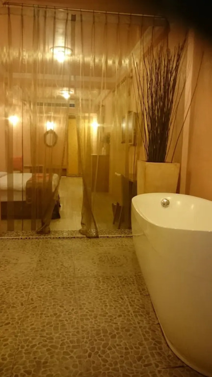R&H B&B