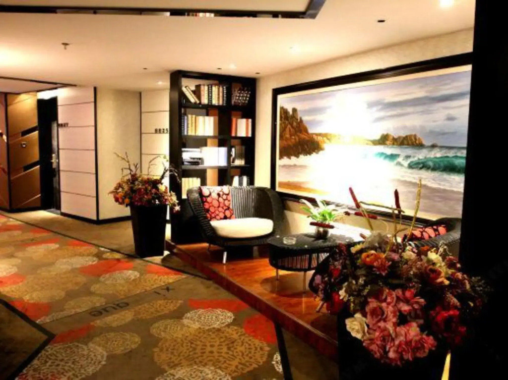 Beau Upward Maylily Hotel