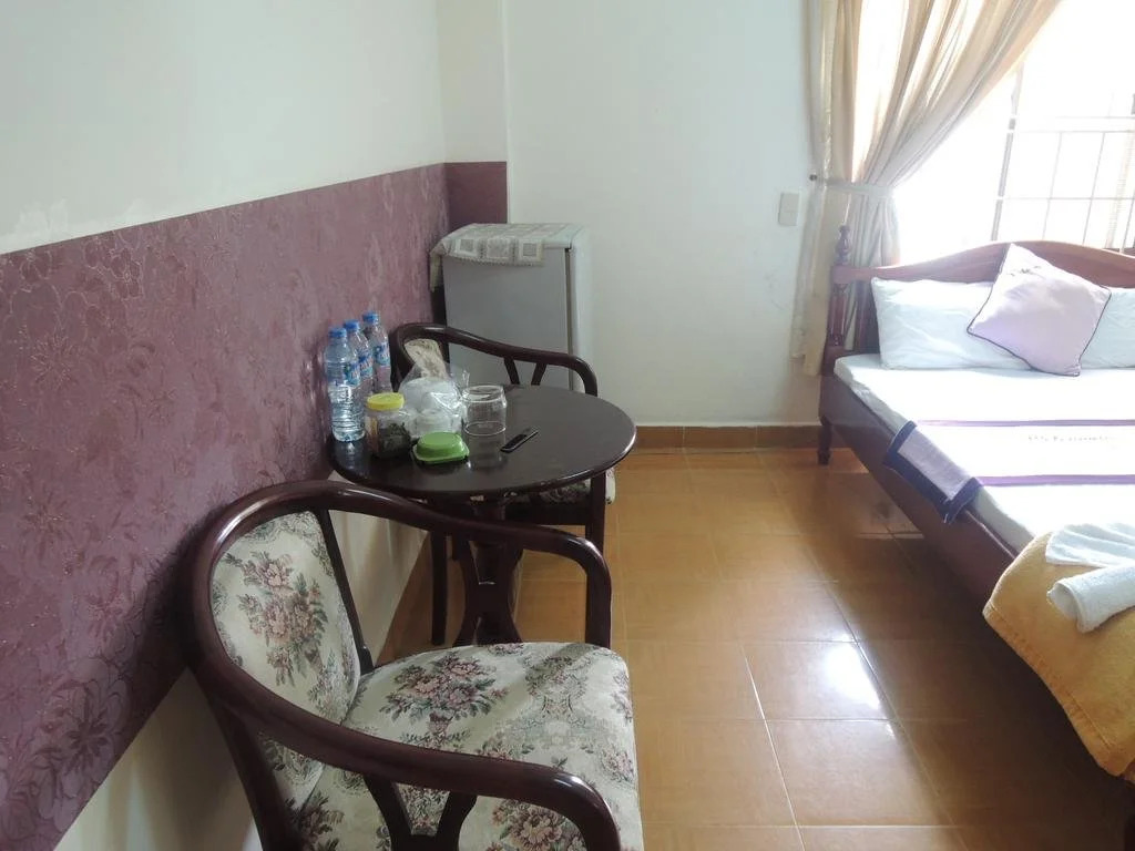DẠ LAN HOTEL
