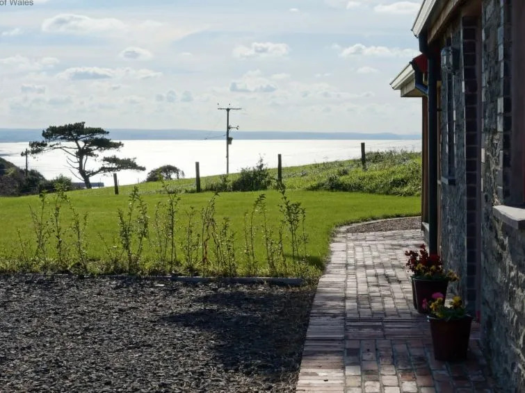 Holiday Home Cae Cwpwl