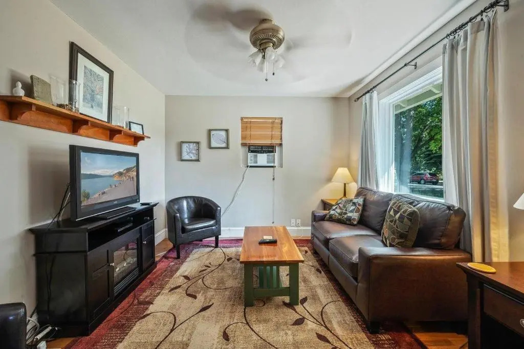 Cozy Green Cottage Coeur d Alene ID