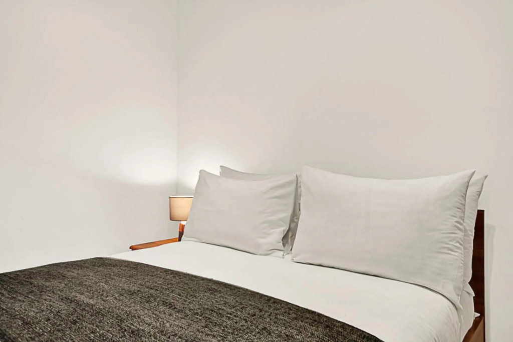 Urban Retreat: Stylish 1-bed Bliss