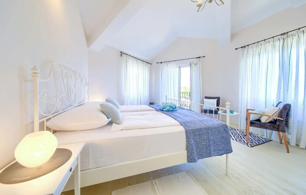 Stunning Home in Malinska With Wifi, Outdoor Swimming Pool and Heated Swimming Pool