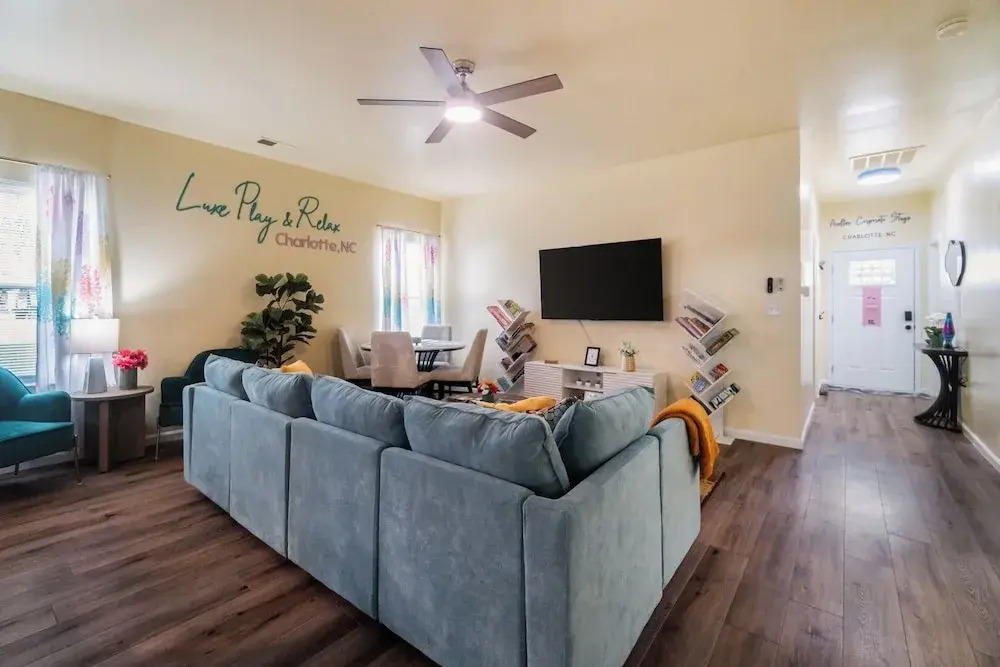 Family-friendly 3BR w/ Hot Tub & Games