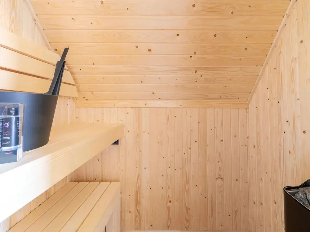 Luxe Stay With Sauna & Garden