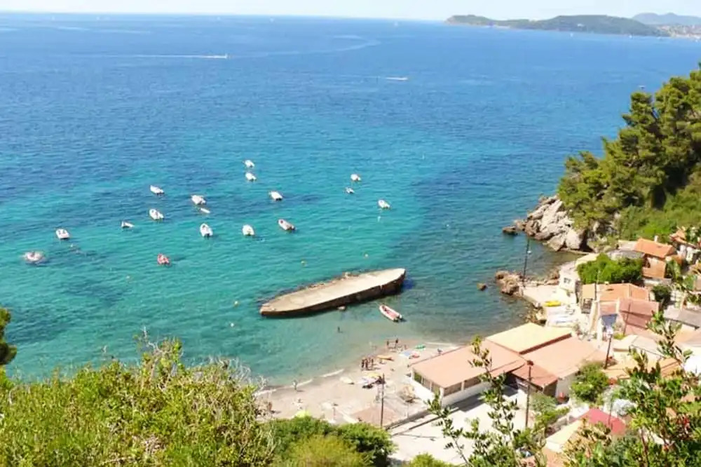 Apartment with One Bedroom in Le Pradet, with Enclosed Garden And Wifi - 800 M From the Beach