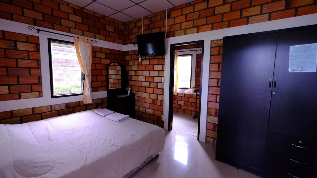 Baan Kwan Charoen Bungalow