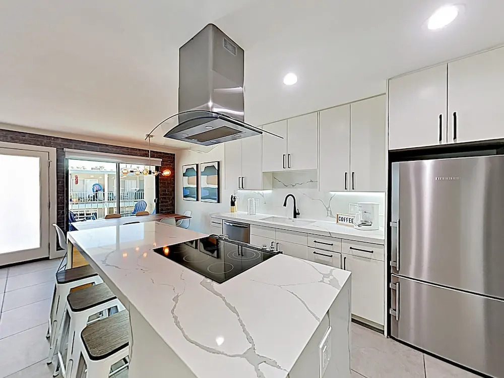 4917 Scottsdale - 2 Br Condo