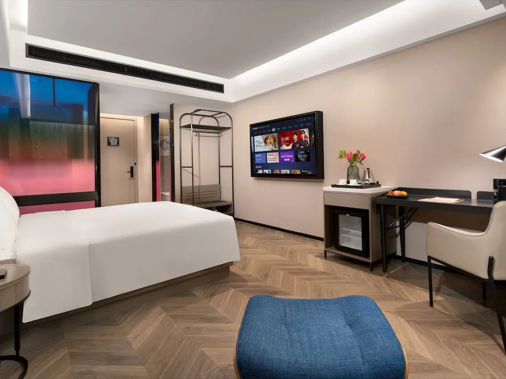 Echarm PLUS International Hotel Zhujiang New Town Wuyangcun Metro Station - Free Deliver Service to Canton Fair Complex During Canton Fair Period
