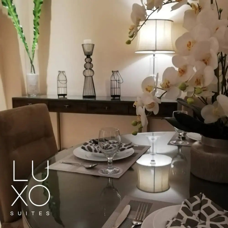 Luxo Suites