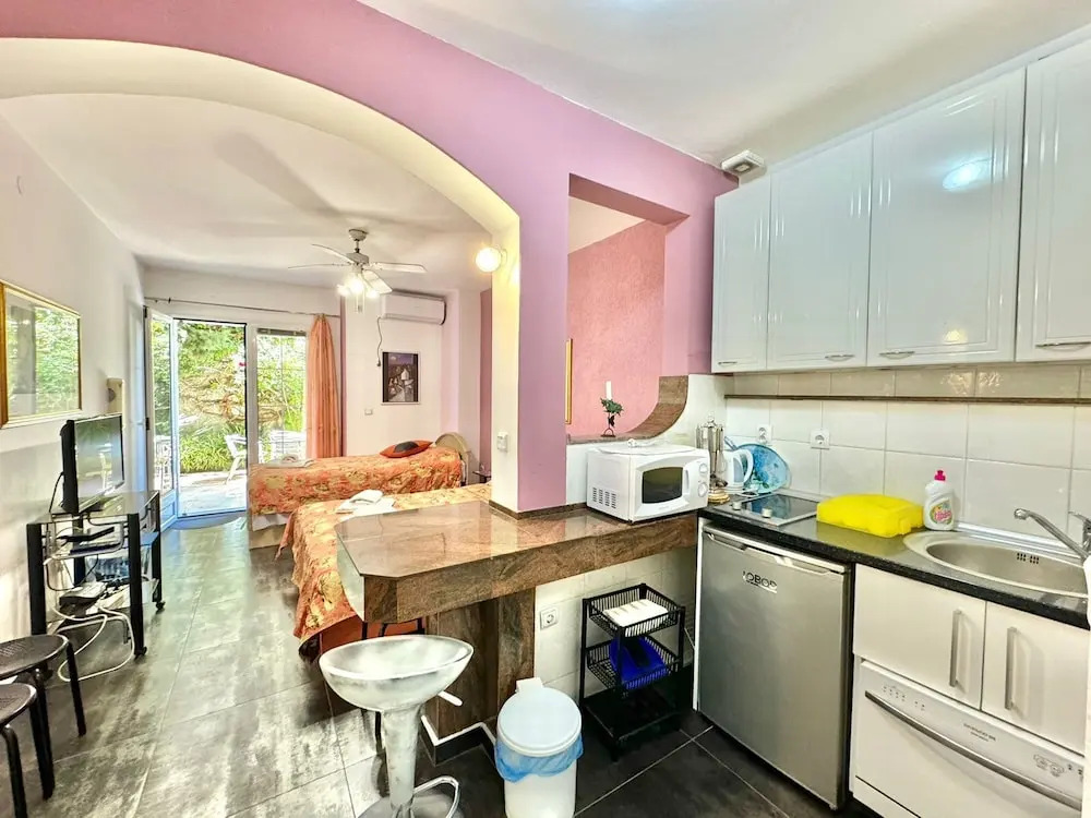 Sun Rose Apartments Sveti Stefan