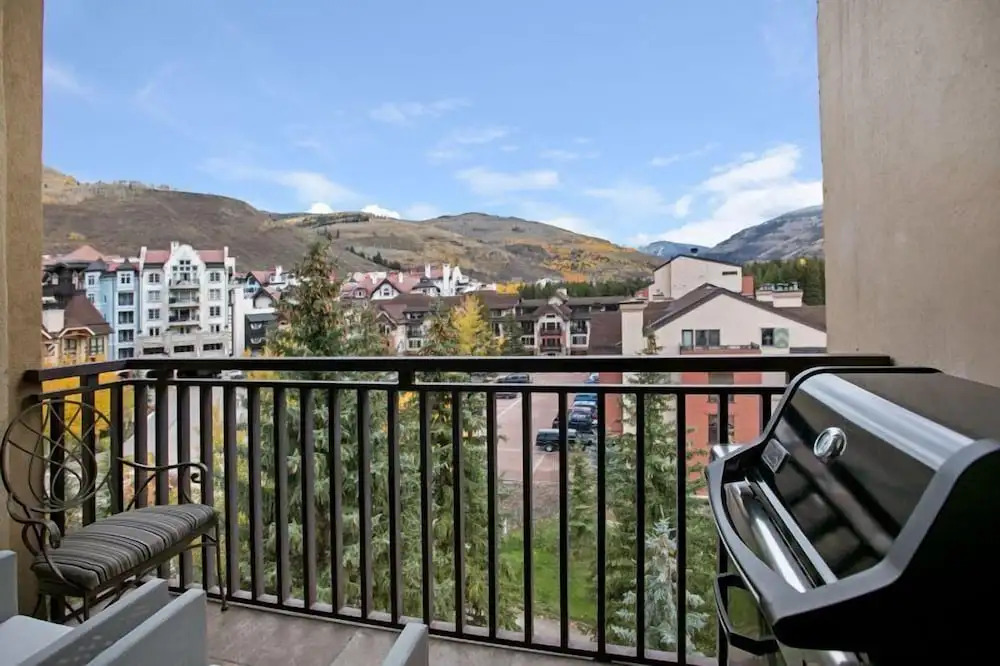 3 Bedroom Antlers Vacation Rental With Incredible Slopeside Views And Just A Short Walk To Gondola And Lionshead Village