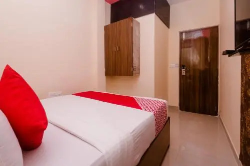 OYO 28751 Aadya International
